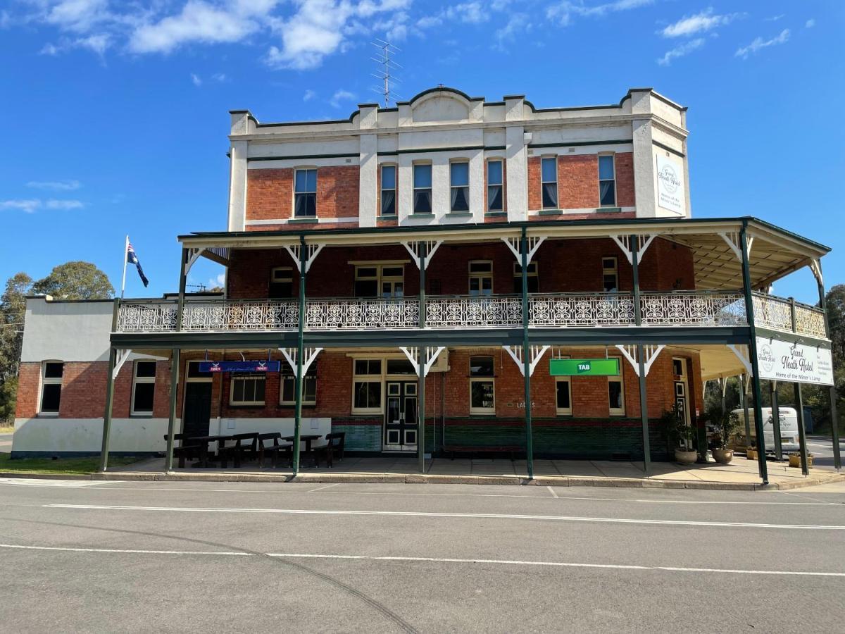 Neath Hotel Екстериор снимка
