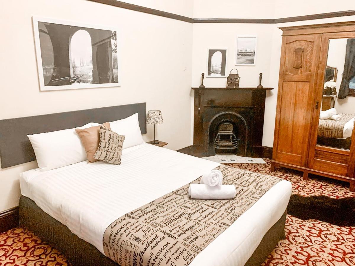 Neath Hotel Екстериор снимка