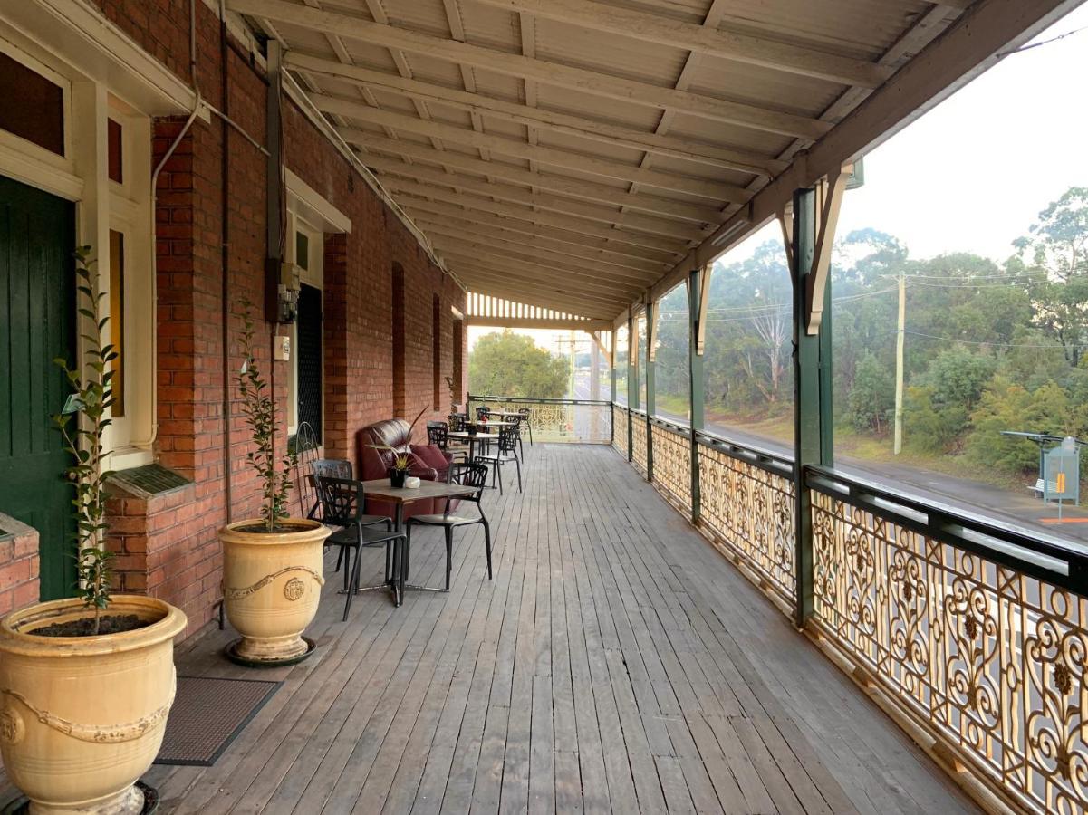 Neath Hotel Екстериор снимка