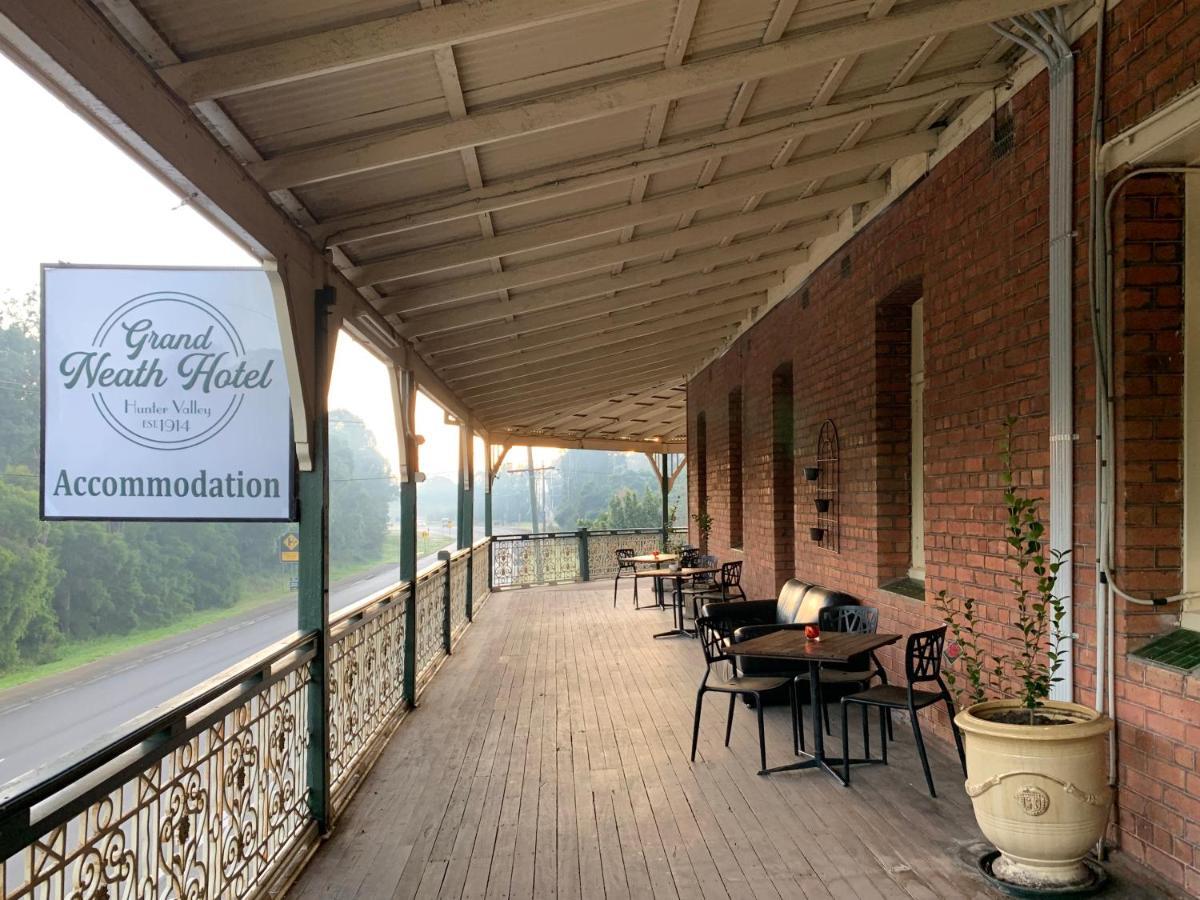 Neath Hotel Екстериор снимка